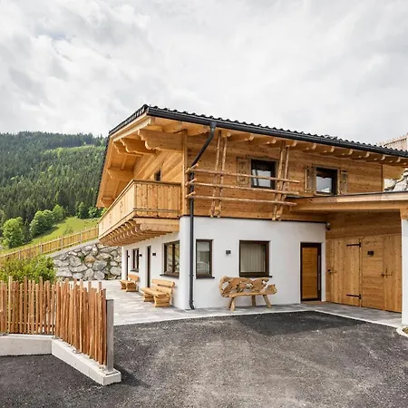 Almdorf Auszeit Fageralm בקתה